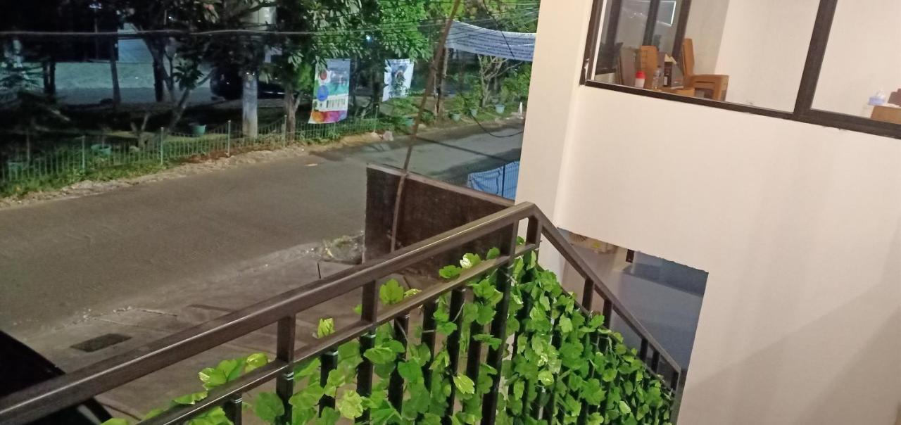 Hotel Nyenyak Mrt Lebak Bulus Simatupang Jakarta Exterior foto